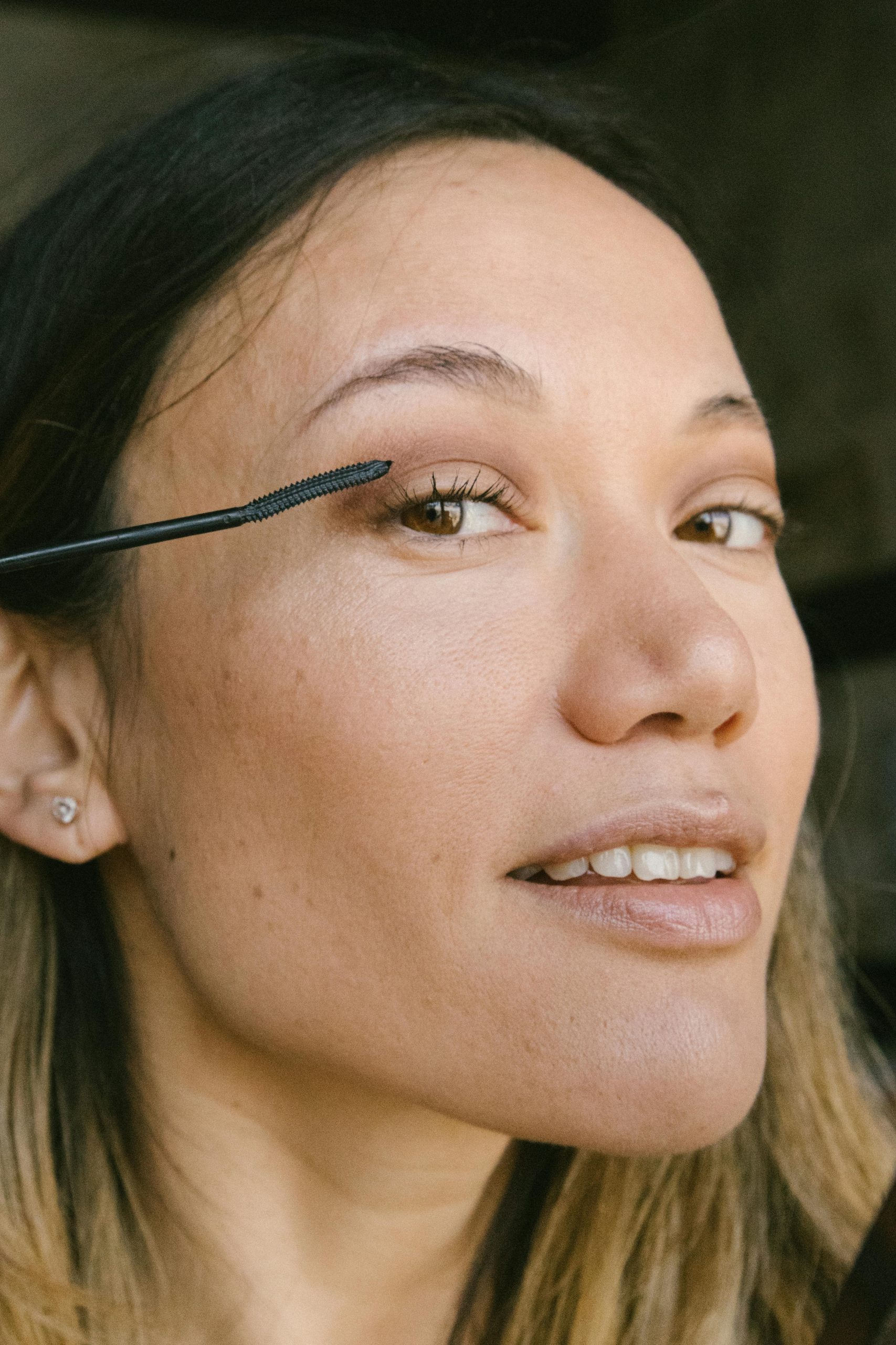 Technique d'application du mascara